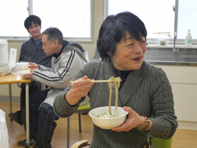 09食べる（校長）