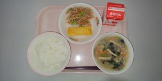 ツナ入り卵ロールに甘辛ごぼうと切り干し大根のみそ汁です