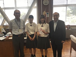 贈呈式後の記念撮影