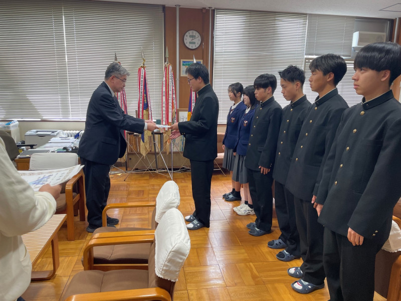 R8 前期生徒会任命式4