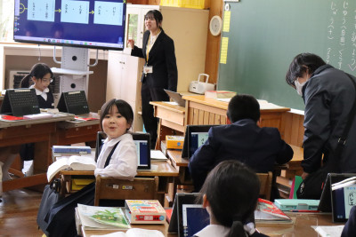 ３年