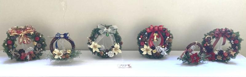 完成したクリスマスリース