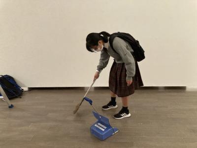 会場を掃除しました