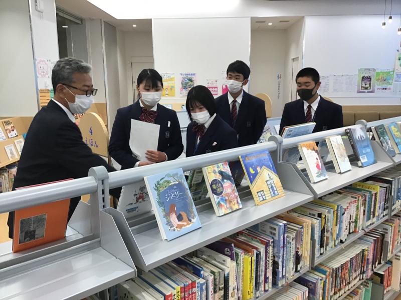 珠洲市民図書館