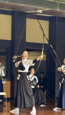 女子個人の部で順位決定戦にのぞむ園さんの様子