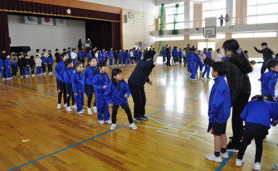 なわとび８の字１年