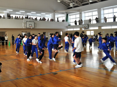 なわとび８の字６年