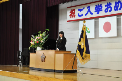 ３