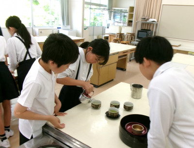 お茶３