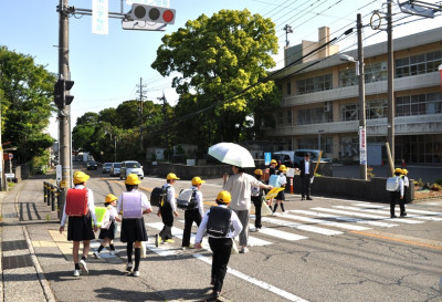 おは４