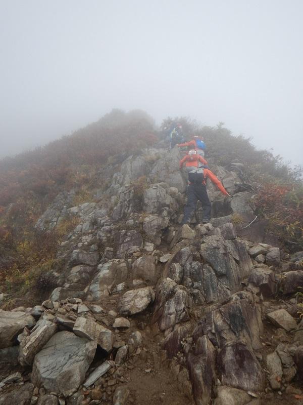 岩場の登り（1800m付近）
