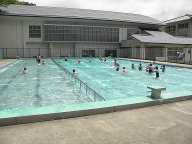 プール開き