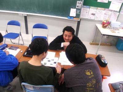 人, 屋内, コンピュータ, グループ が含まれている画像

AI 生成コンテンツは誤りを含む可能性があります。