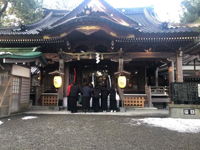 安宅住吉神社での参拝の様子