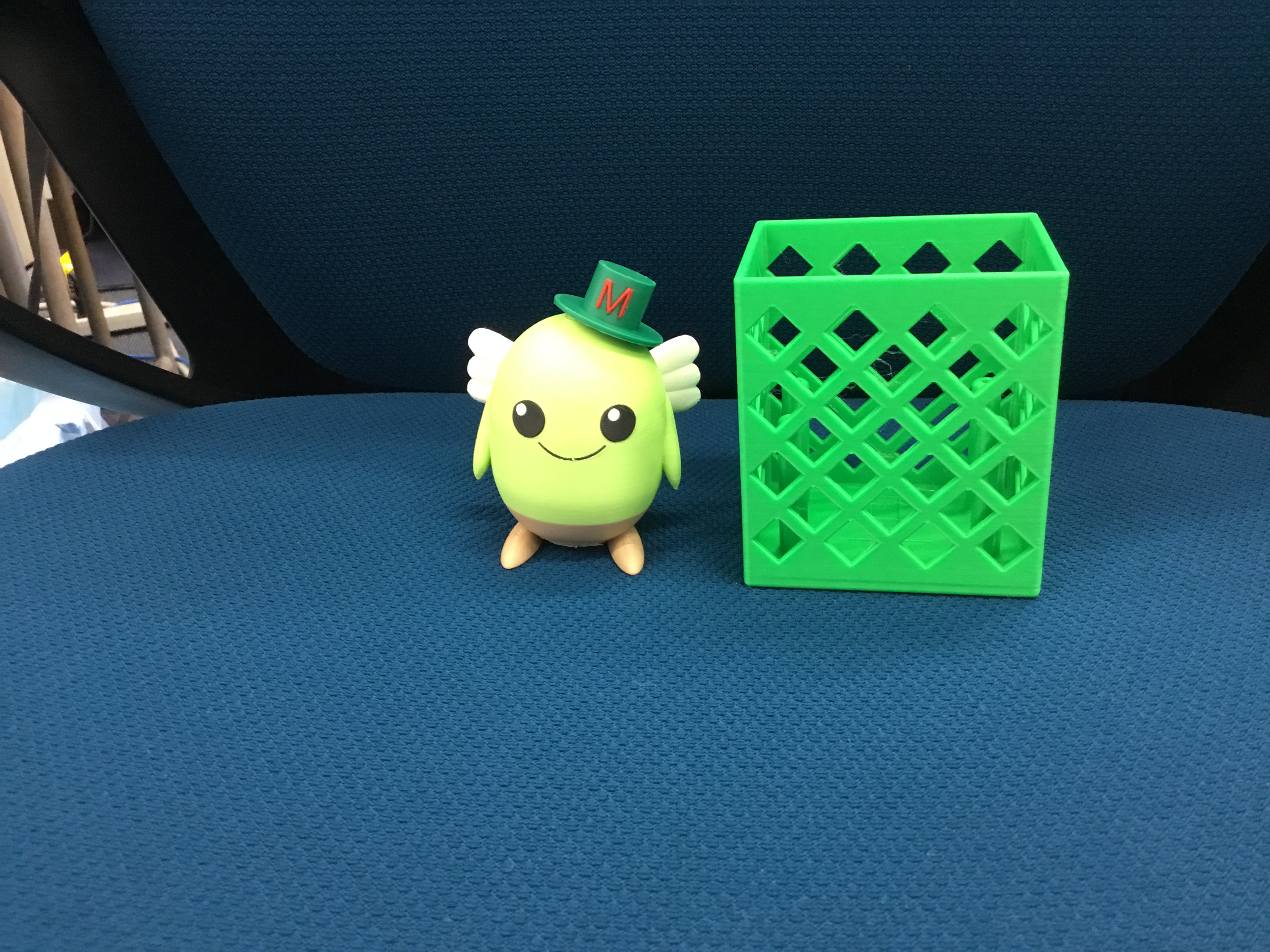 6896