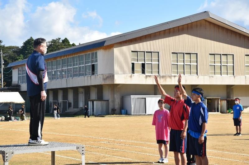 開会式の選手宣誓の様子
