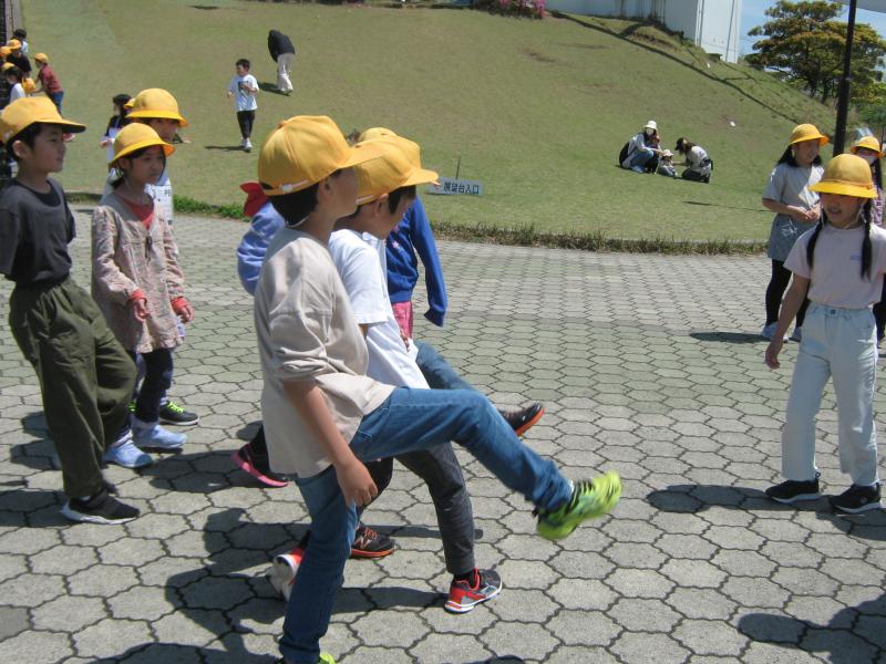 グループで花いちもんめ