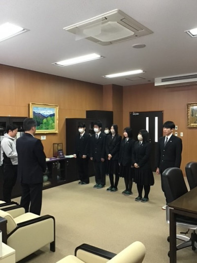 6bb8314f-7445-4693-ac90-70050281d6ef