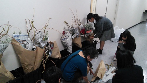 フラワーアレンジメントの準備