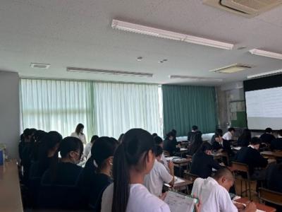 授業見学「ビジネス基礎」 授業見学「ビジネス基礎」