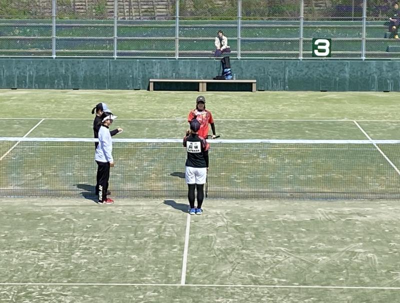 試合に挑む長坂紗弥選手（３年）