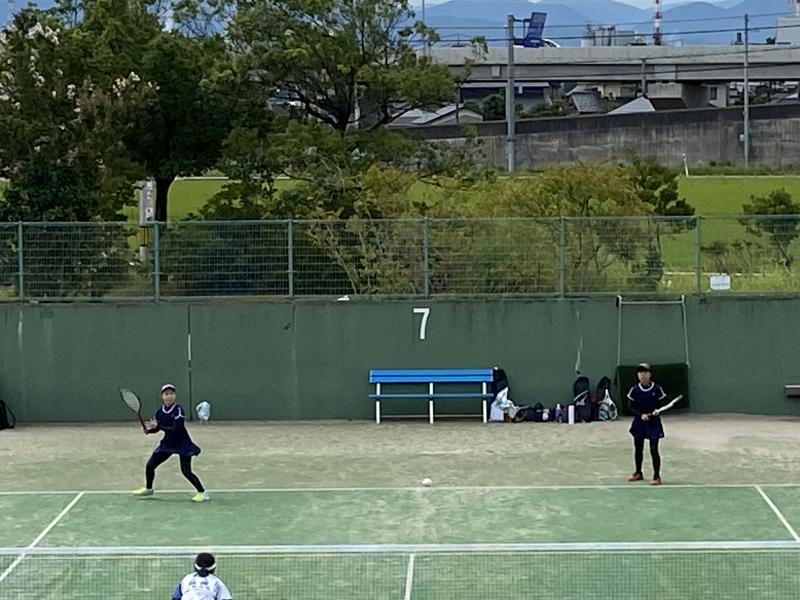 試合に挑む辺井ひなた選手（２年）・中村優生選手（１年）