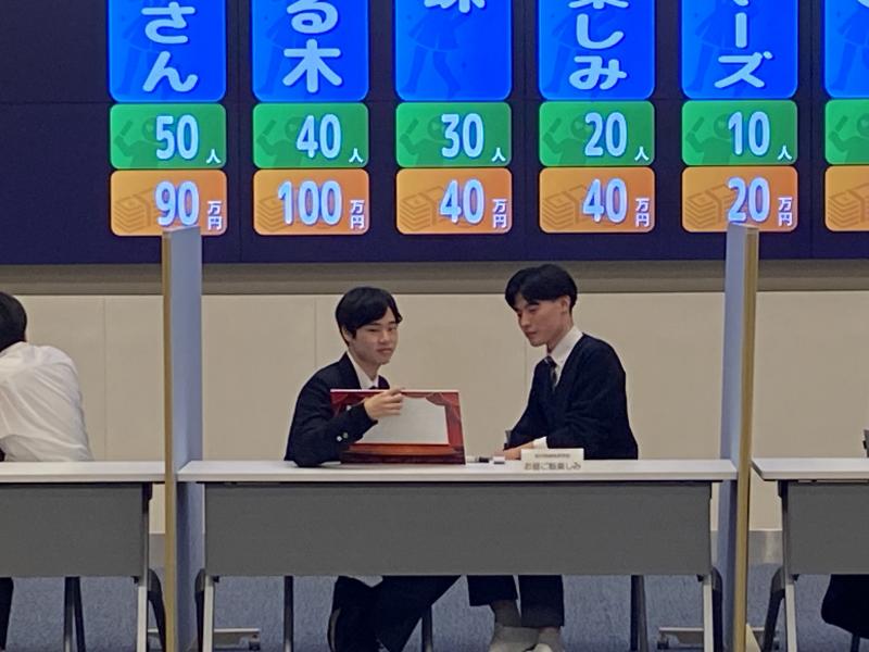 決勝トーナメントで問題の解答をする牧野尚矢・山村蛍護ペア(いずれも3年) 決勝トーナメントで問題の解答をする牧野尚矢・山村蛍護ペア(いずれも3年)