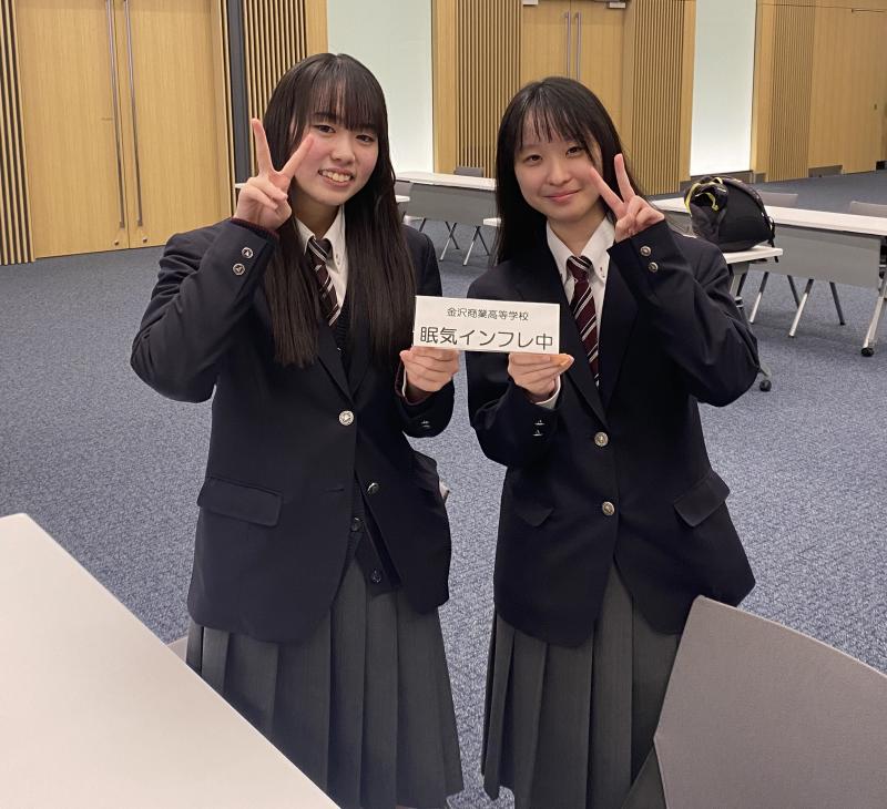 チーム名「眠気インフレ中」で出場した島田琴羽・岡山久瑠美ペア(いずれも3年) チーム名「眠気インフレ中」で出場した島田琴羽・岡山久瑠美ペア(いずれも3年)