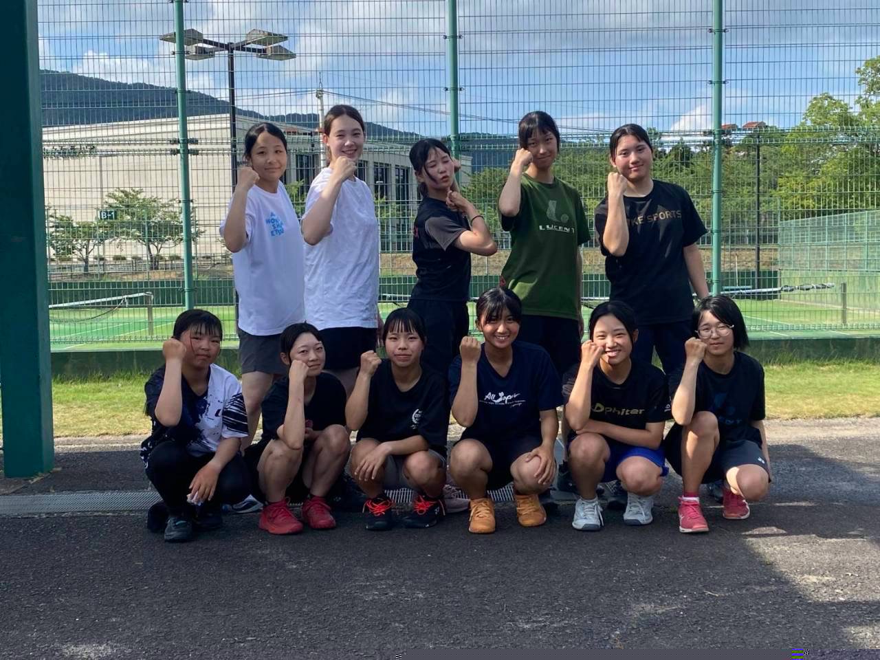 部員１１名の集合写真