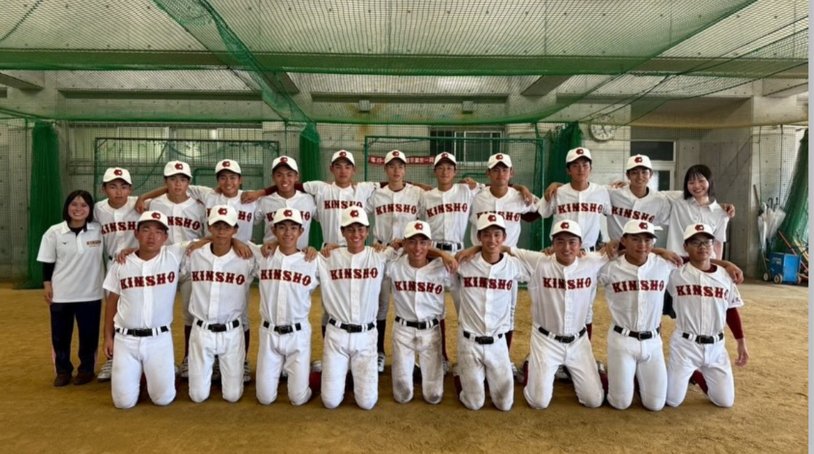 ３年生選手１９名・マネージャー２名の集合写真