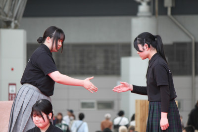 ②