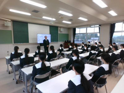 写真１3年学年集会　