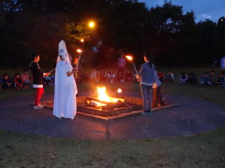 キャンプファイヤー