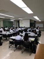 森田校長による学校説明の様子