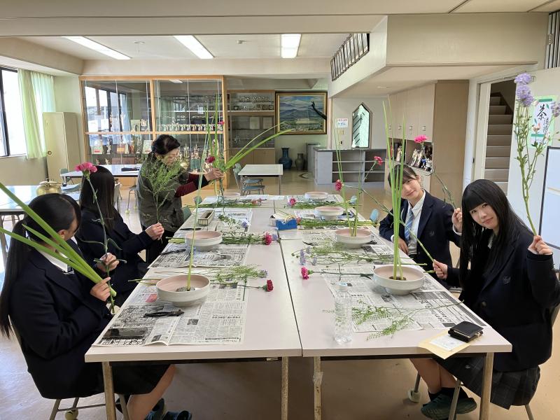 オクラレルカ、なずな、ブルーレース、カーネーション