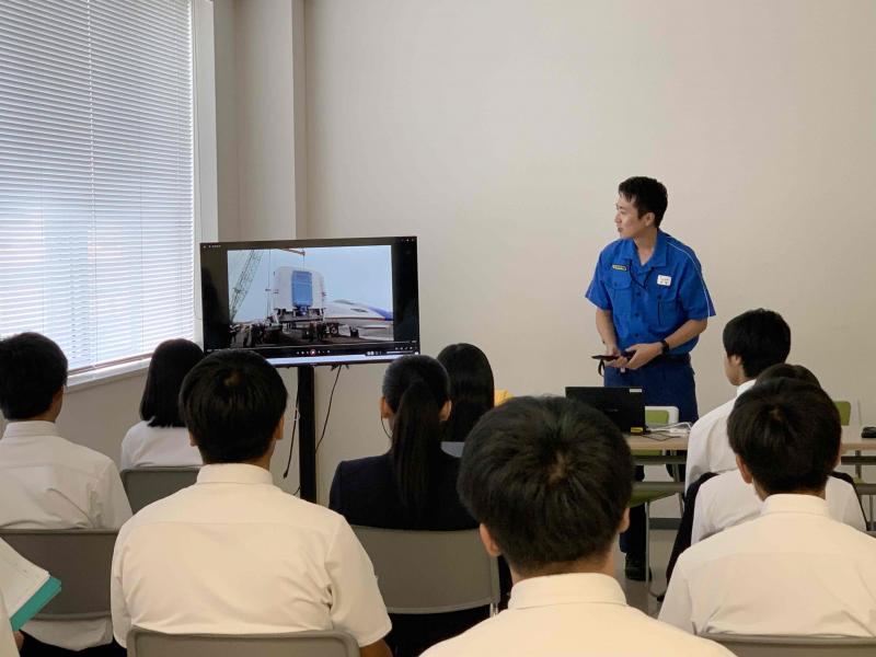 職員の方から見学前に説明いただきました