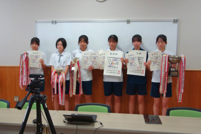１２