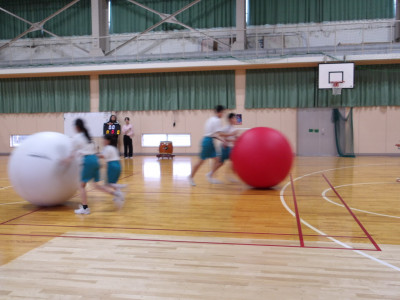 00522体育館での運動会練習１