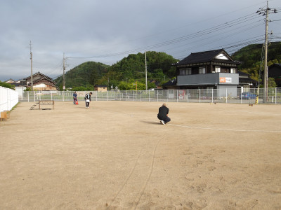 朝のグラウンド