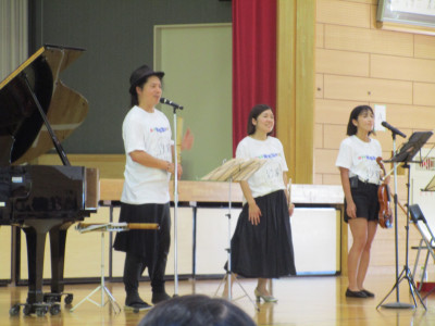 おもちゃのくに演奏２