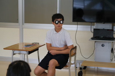 全校集会目を大切に