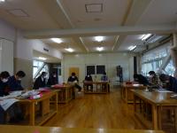 間隔をあけて校内研修会