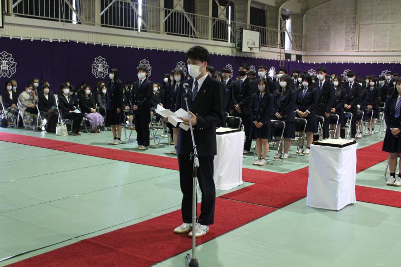 卒業記念品の贈呈