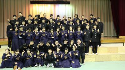 文化祭を終えて全校で記念撮影