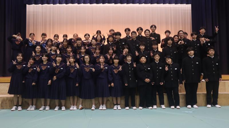 文化祭を終えて、全校生徒で記念撮影