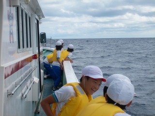 おおとり丸航行中